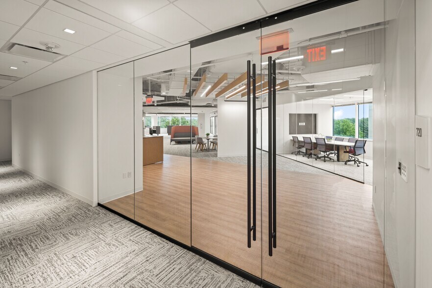 More Photos Of 6903 Rockledge Dr, Bethesda Unknown For Lease