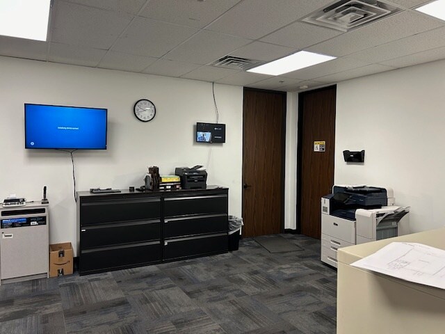 More Photos Of 8801 Wallisville Rd, Houston Warehouse For Lease