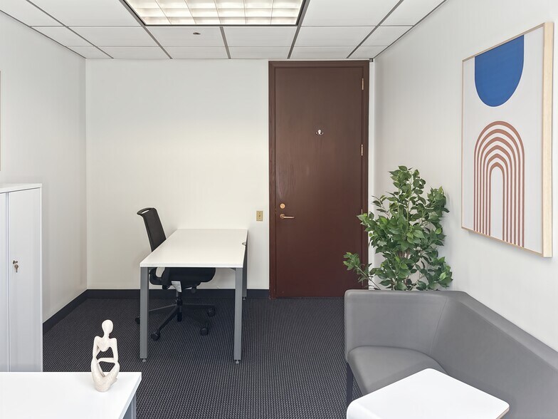 More Photos Of 1221 Brickell Ave, Miami Coworking Space