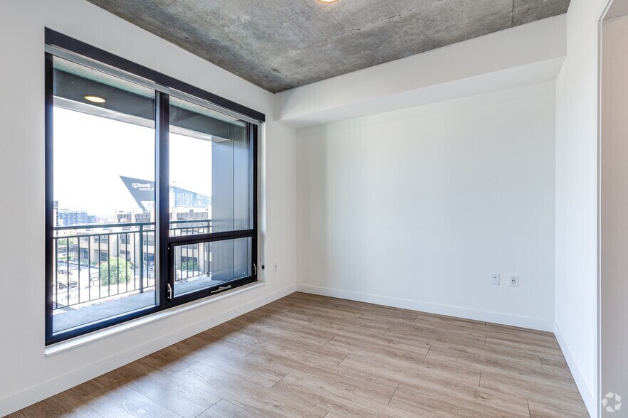 More Photos Of 615 S 8th St, Minneapolis Apartments For Lease