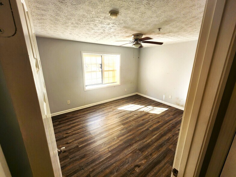 More Photos Of 375 Winding River Dr, Atlanta Multifamily For Sale