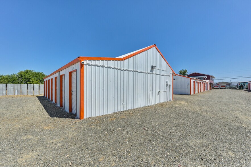More Photos Of 7965 State Highway 99W, Gerber Self Storage For Sale