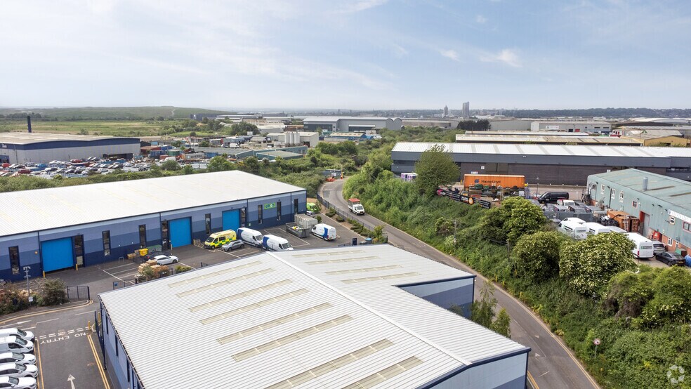 More Photos Of 13 Creek Way, Rainham Warehouse For Lease