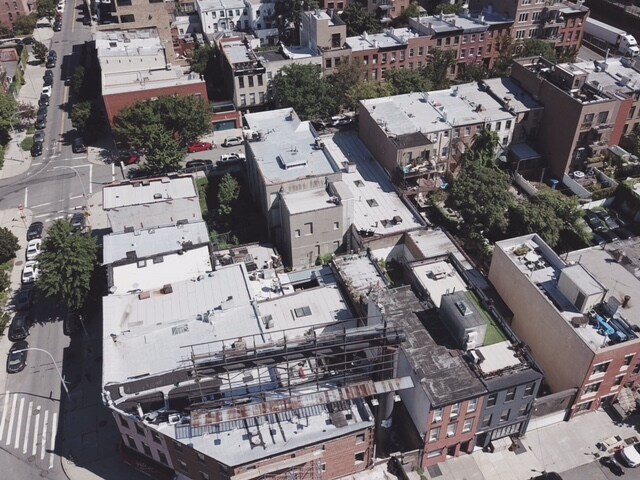 More Photos Of 22 Woodhull St, Brooklyn Showroom For Lease