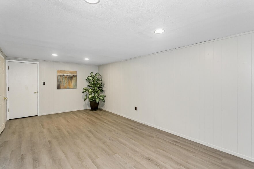 More Photos Of 534-544 N Richmond St, Wichita Apartments For Sale