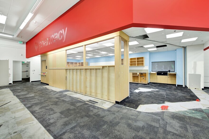 More Photos Of 3340 N Texas St, Fairfield Drugstore For Lease