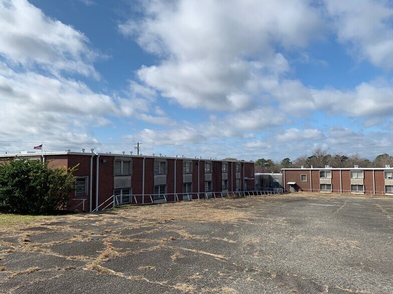 Primary Photo Of 240 Lawrence Rd, Milledgeville Apartments For Sale