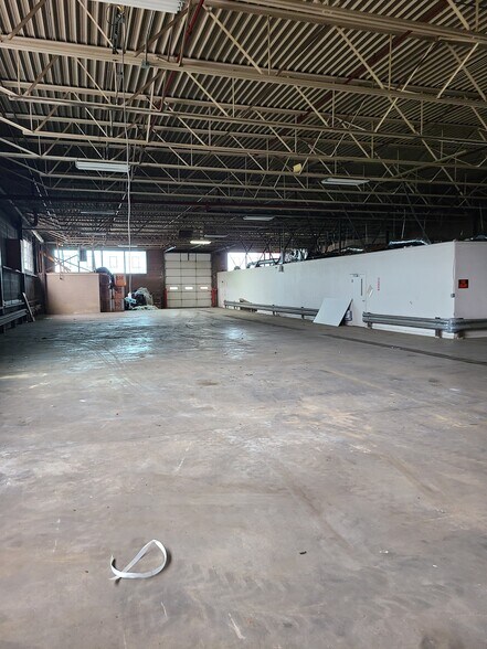 More Photos Of 3320 W Ferguson Rd, Fort Wayne Manufacturing For Lease