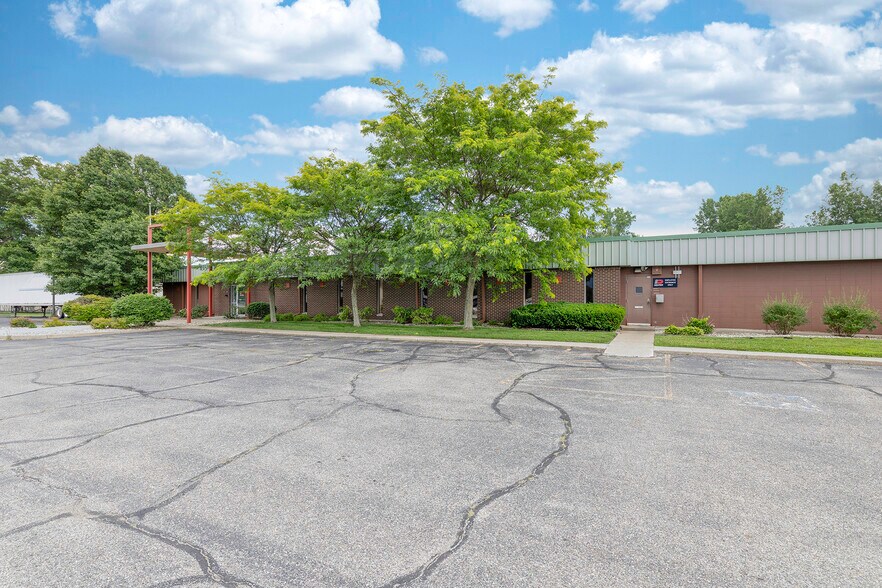 More Photos Of 1655 E 12th St, Mishawaka Manufacturing For Sale