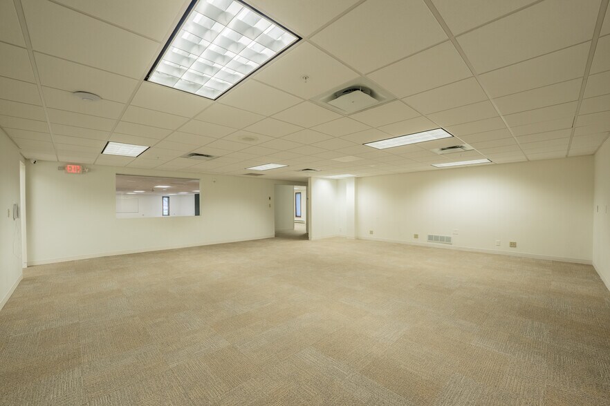 More Photos Of 1825 N Clairemont Ave, Eau Claire Schools For Sale