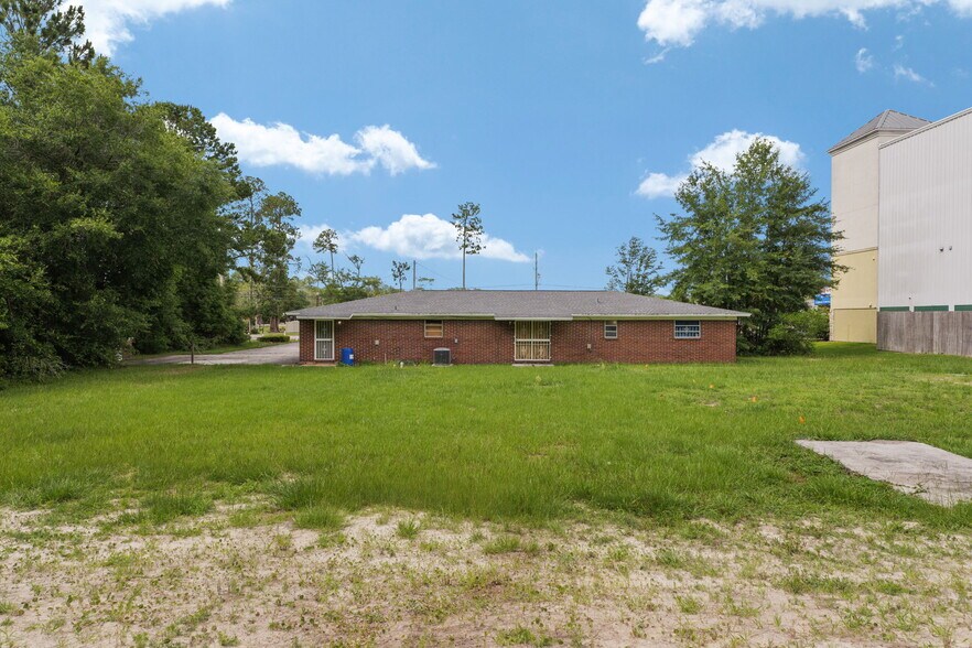 More Photos Of 2214 Dunn Ave, Jacksonville General Retail For Sale