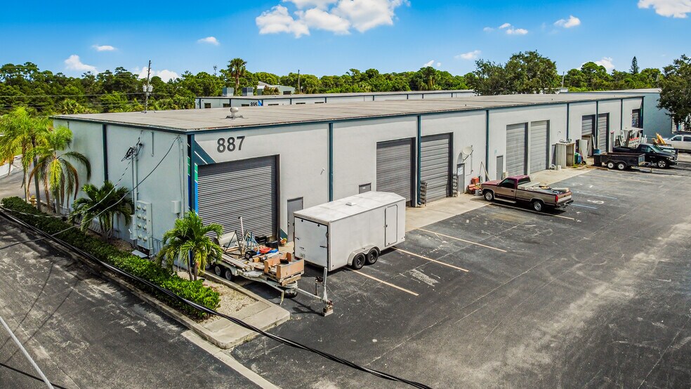 More Photos Of 895 NE Dixie Hwy, Jensen Beach Unknown For Lease