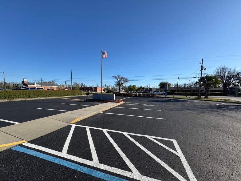 More Photos Of 527 AIRPORT Rd, Panama City Office For Sale
