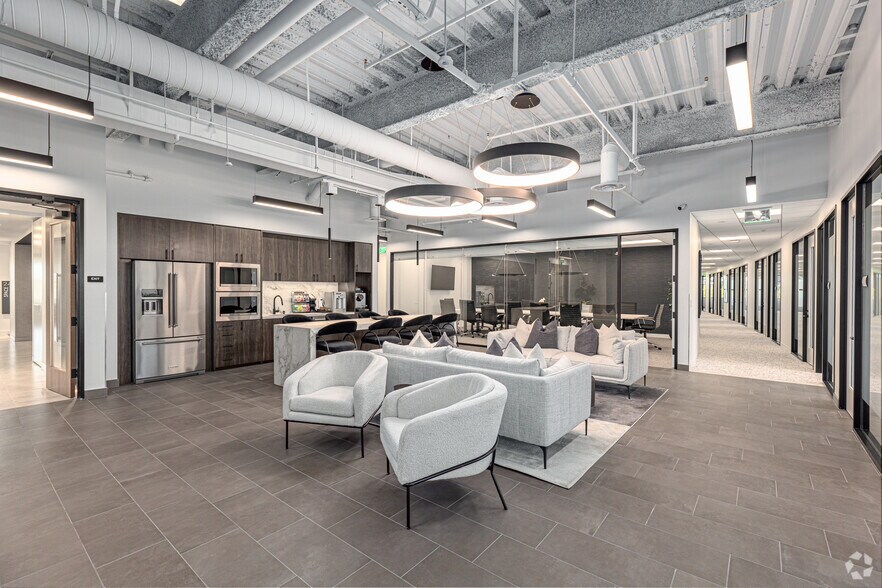 More Photos Of 12544 High Bluff Dr, San Diego Coworking Space