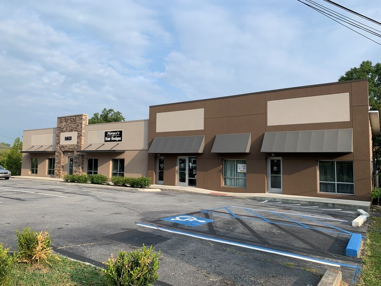 Primary Photo Of 1613 E North St, Greenville Unknown For Lease