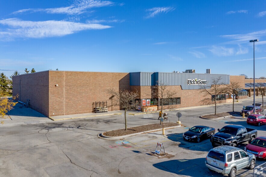 Primary Photo Of 2615-2643 Eastern Ave, Plymouth Storefront For Lease