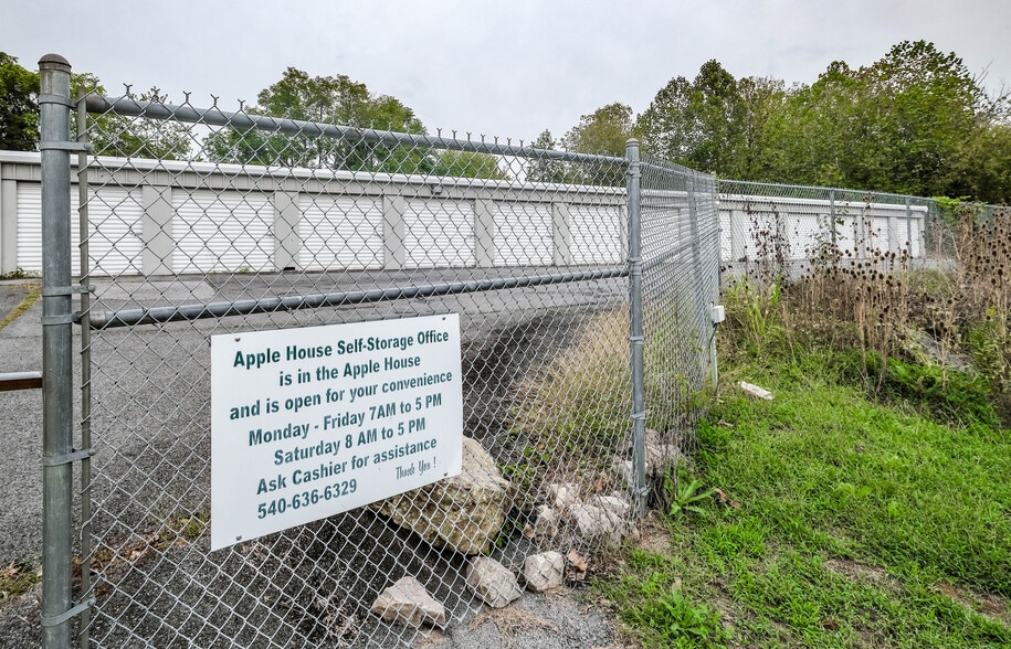 Primary Photo Of 2915 Dismal Hollow Rd, Linden Self Storage For Sale