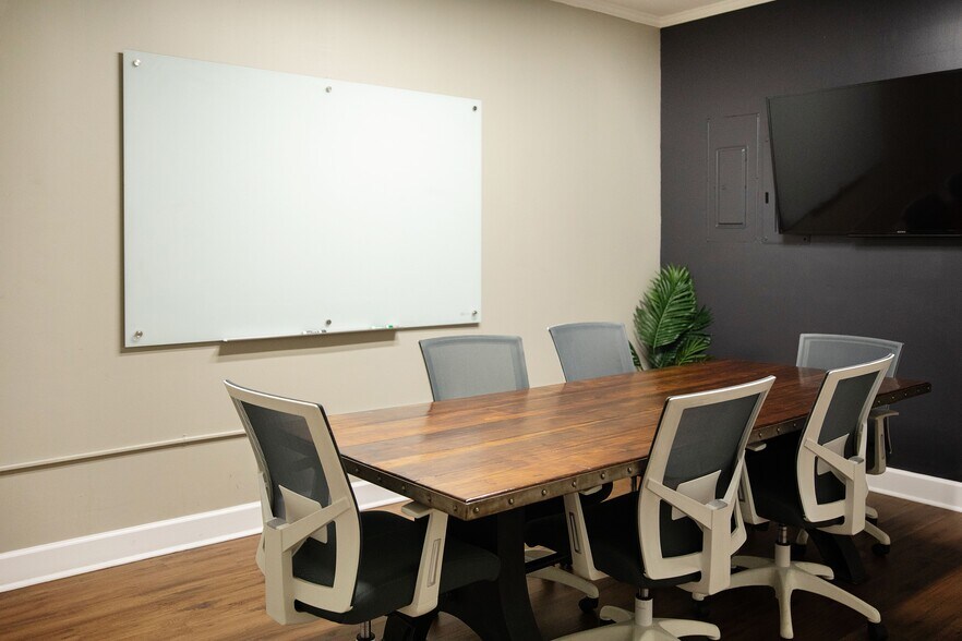 More Photos Of 223 W Carolina St, Tallahassee Office For Sale