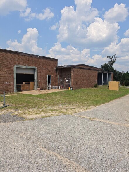Primary Photo Of 907 N Pierce St, Alma Industrial For Sale