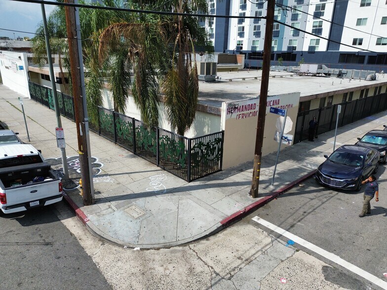 More Photos Of 2501 S Hill St, Los Angeles Office For Sale