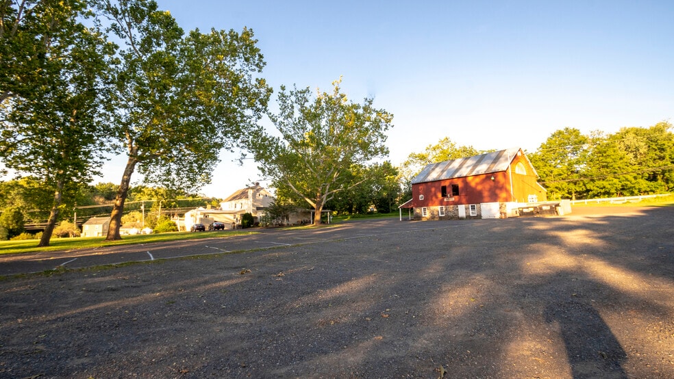 More Photos Of 898 Allentown Rd, Telford Restaurant For Sale