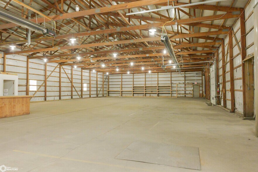 More Photos Of 1130 Broadway St, West Burlington Industrial For Lease