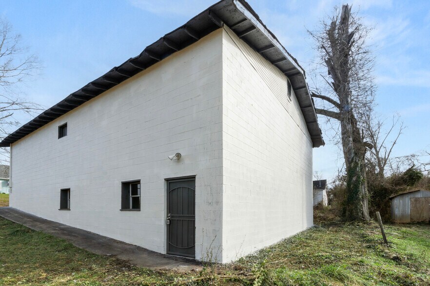 More Photos Of 3 Johnson Ave, Newnan Office Residential For Sale