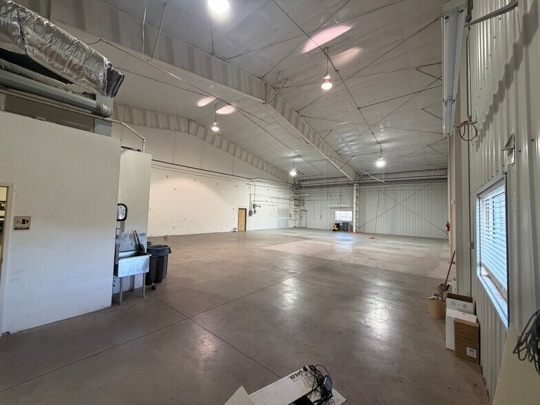 More Photos Of 624 Atchison Way, Castle Rock Flex For Lease