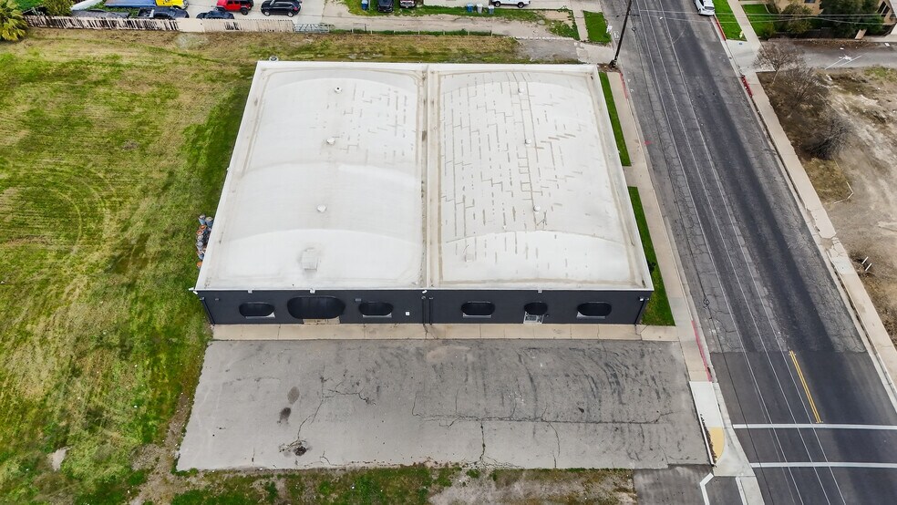 More Photos Of 1505-1507 W 18th St, Merced Warehouse For Lease