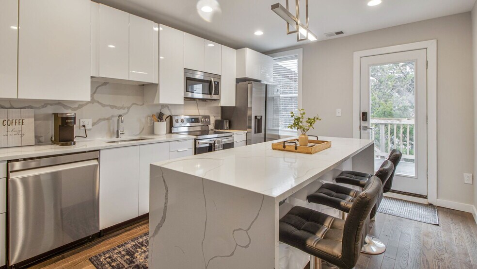 More Photos Of 1414-1416 Pennsylvania Ave SE, Washington Apartments For Sale
