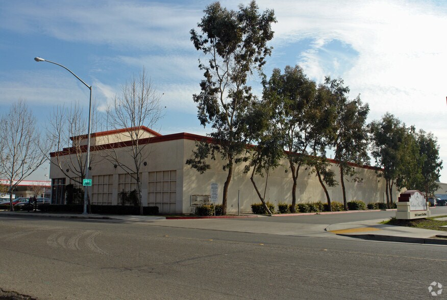 More Photos Of 2808 Country Club Blvd, Stockton Unknown For Lease
