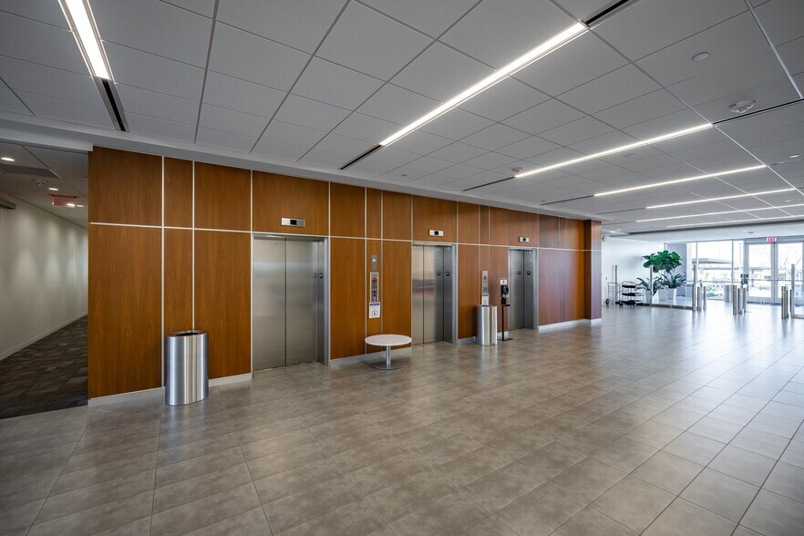 More Photos Of 23800 N Farmers Way, Phoenix Office For Lease