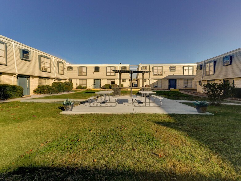 More Photos Of 605 Higdon Ferry Rd, Hot Springs Apartments For Sale