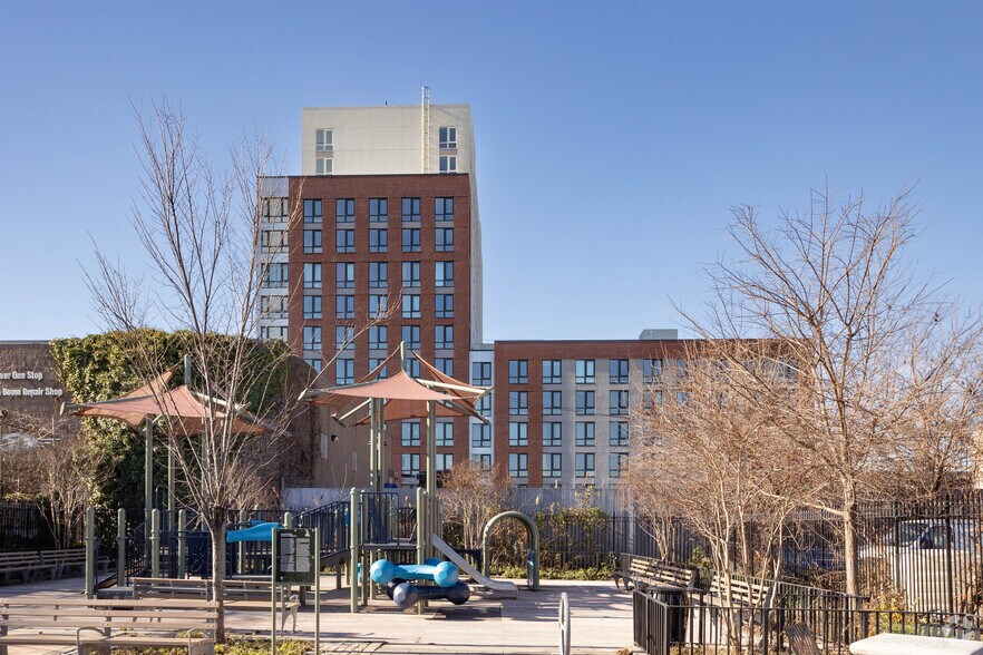 More Photos Of 1921 Atlantic Ave, Brooklyn Apartments For Lease