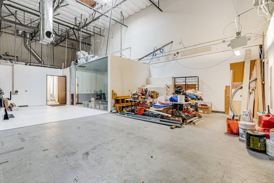 More Photos Of 2180 Ringwood Ave, San Jose Light Distribution For Sale