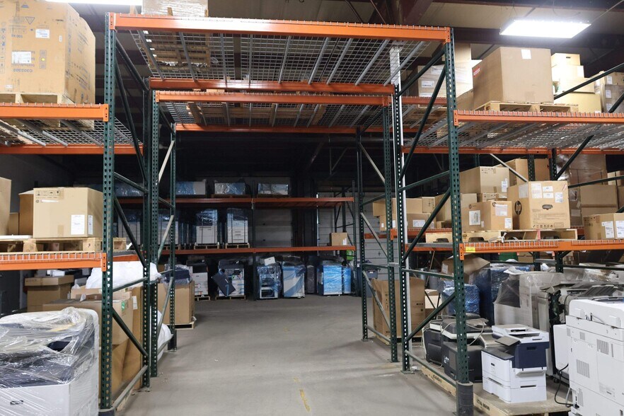 More Photos Of 6800 Northern Blvd, East Syracuse Truck Terminal For Sale