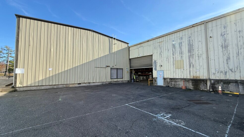 More Photos Of 97 Chimney Rock Rd, Bridgewater Unknown For Lease