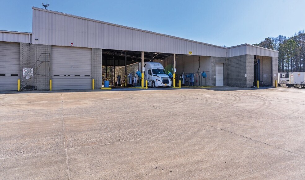 More Photos Of 1010 Citizens Pky, Morrow Unknown For Lease