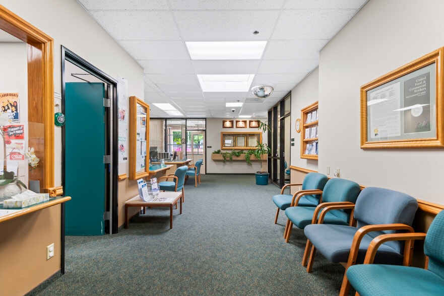 More Photos Of 816 Camarillo Springs Rd, Camarillo Office For Sale