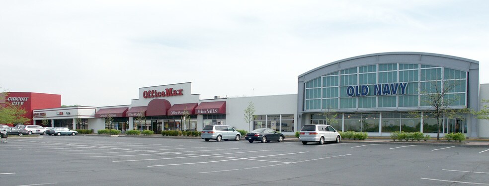 More Photos Of 400 S State Rd, Springfield Township Freestanding For Lease