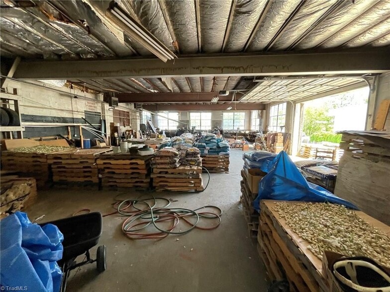 More Photos Of 607 Main, Pilot Mountain Storefront Retail Residential For Sale