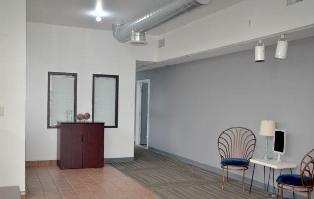More Photos Of 2807 Independence Ave, Kansas City Storefront For Lease