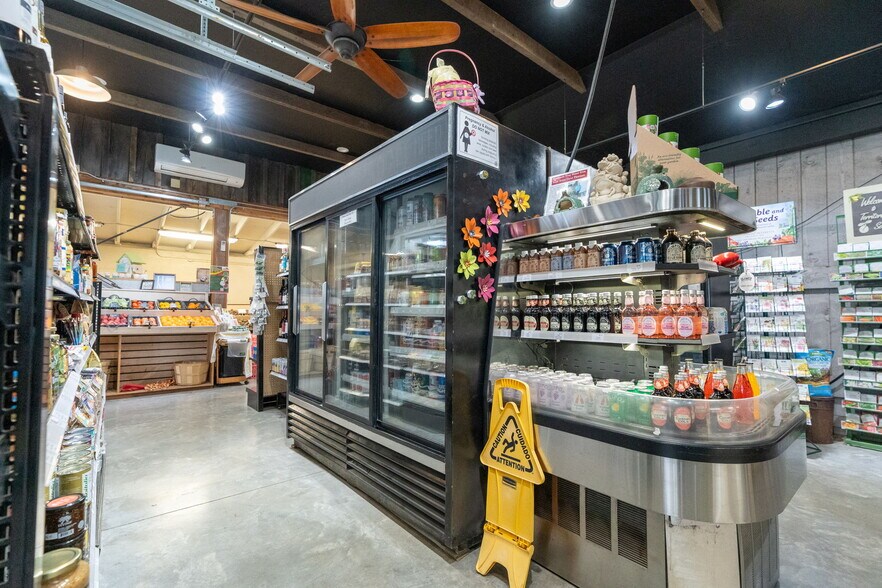 More Photos Of 1355 N Barlow St, Cornelius Winery Vineyard For Sale