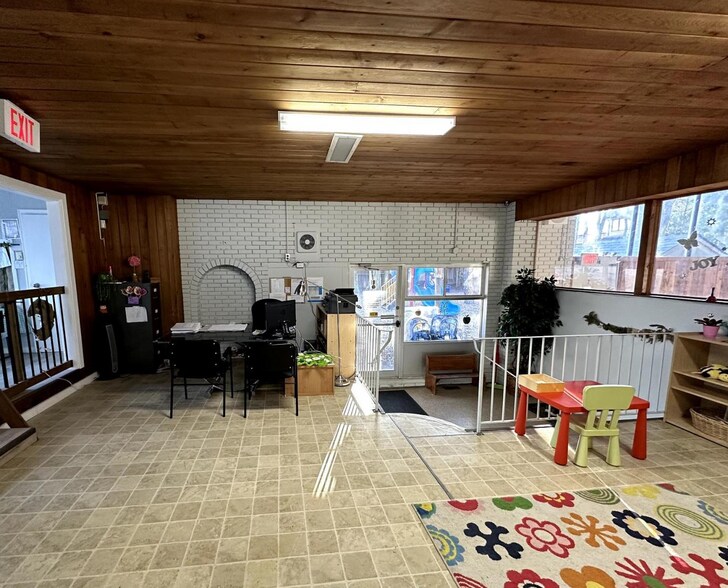 More Photos Of 83 Dunlop St, Richmond Hill Daycare Center For Sale