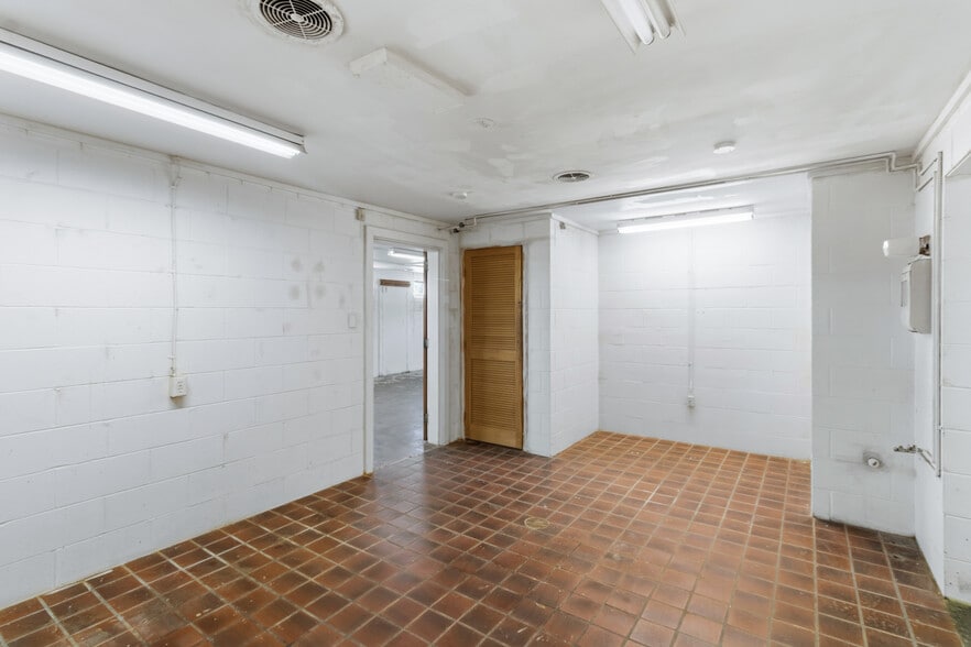 More Photos Of 4720 Springfield St, Dayton Office For Sale