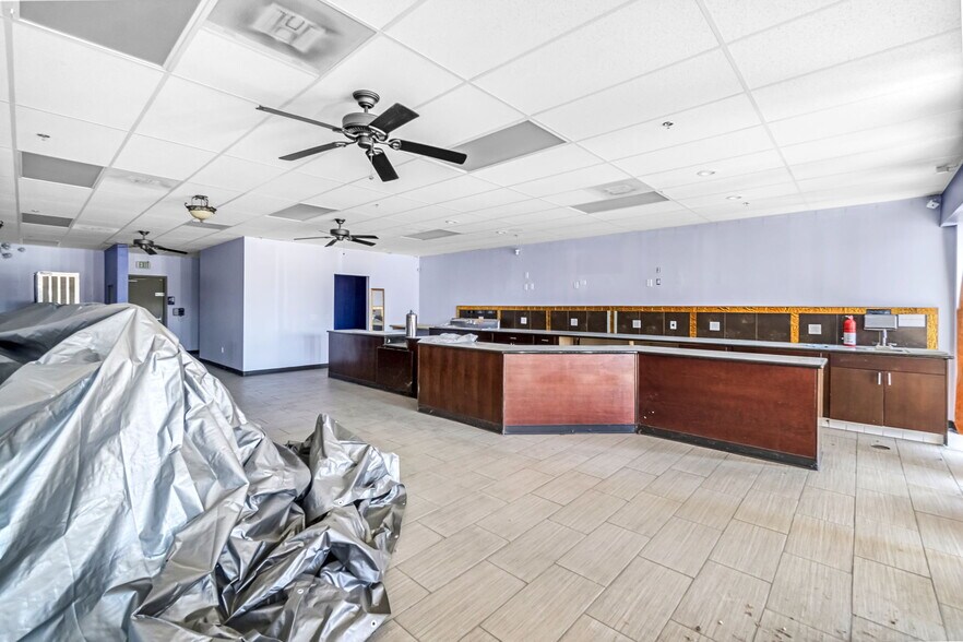 More Photos Of 5348-5374 N Spruce Ave, Fresno Freestanding For Lease