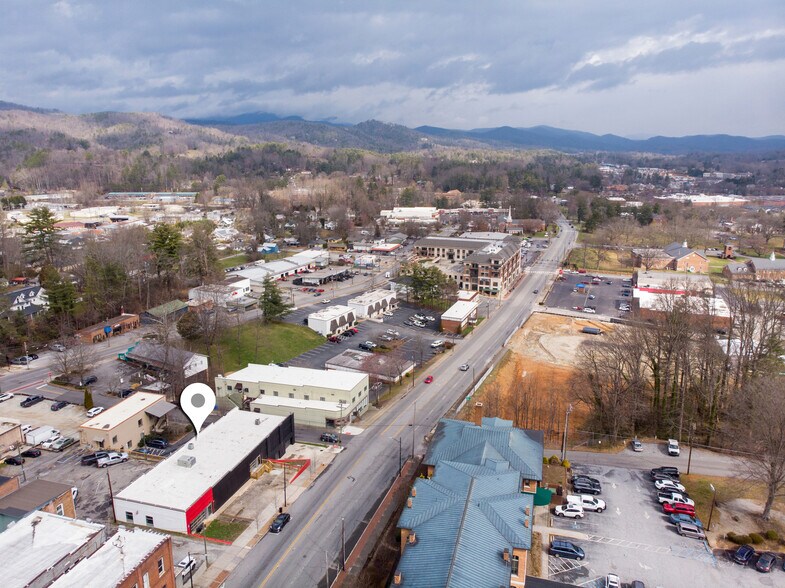 More Photos Of 37 N Broad St, Brevard Storefront Retail Office For Lease