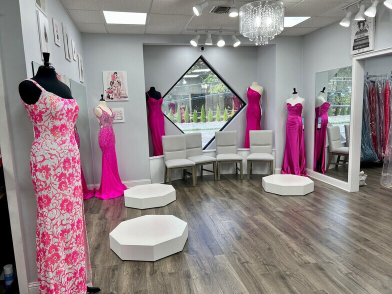 More Photos Of 892-894 Oaklawn Ave, Cranston Office Residential For Sale