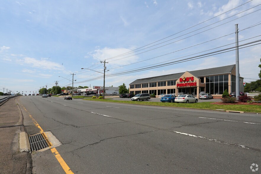 More Photos Of 3203 Berlin Tpke, Newington General Retail For Sale