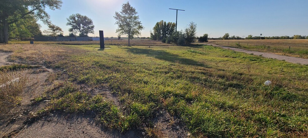 More Photos Of 14417 S L-56d, Brady Convenience Store For Sale